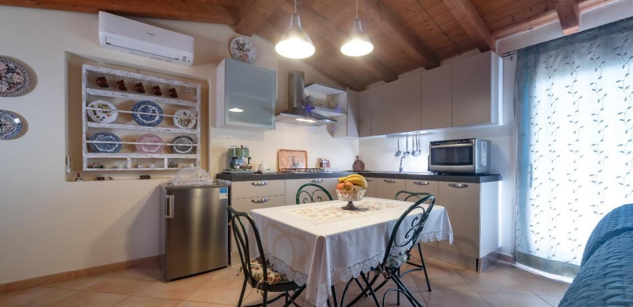 Casa Vacanze " Is Meris " กาปิตานา ภายนอก รูปภาพ