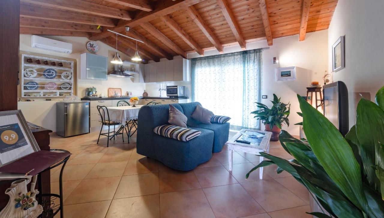 Casa Vacanze " Is Meris " กาปิตานา ภายนอก รูปภาพ