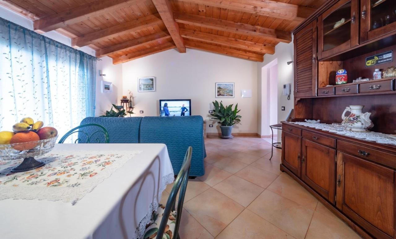 Casa Vacanze " Is Meris " กาปิตานา ภายนอก รูปภาพ