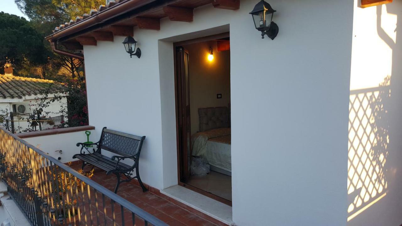 Casa Vacanze " Is Meris " กาปิตานา ภายนอก รูปภาพ